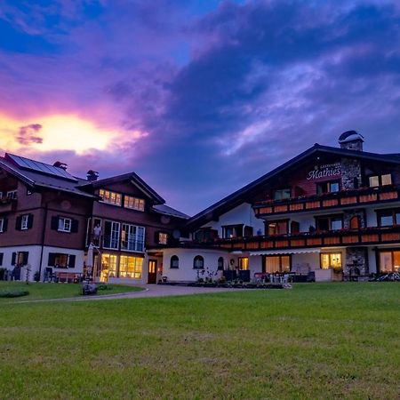 Gaestehaus Mathies Hotel Mittelberg Ngoại thất bức ảnh