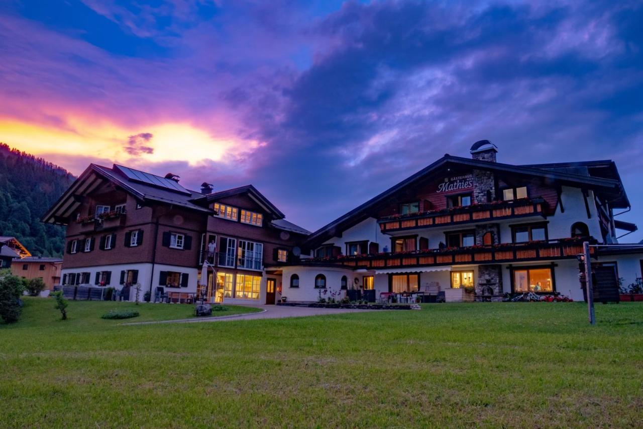 Gaestehaus Mathies Hotel Mittelberg Ngoại thất bức ảnh